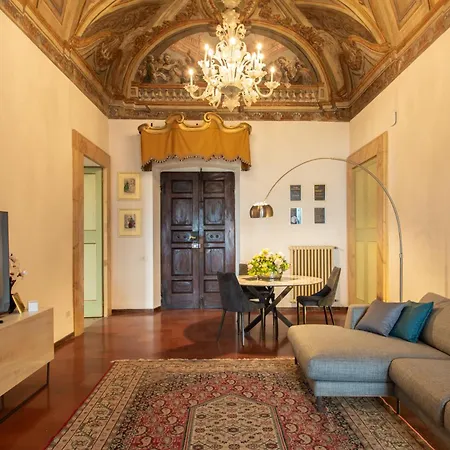 Imperial - Palazzo Storico Affreschi Del 1600 Perúgia