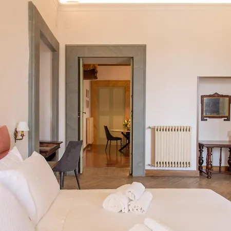 Imperial - Palazzo Storico Affreschi Del 1600 * Perúgia