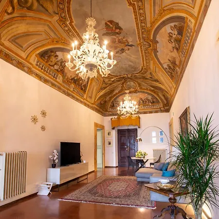 Apartamento Imperial - Palazzo Storico Affreschi Del 1600 *