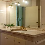 Imperial - Palazzo Storico Affreschi Del 1600 Apartamento Perúgia