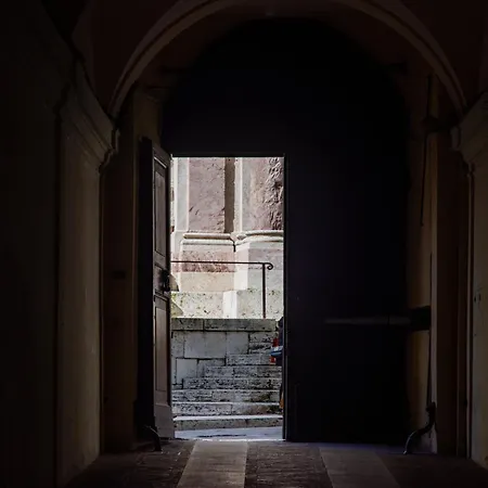 Imperial - Palazzo Storico Affreschi Del 1600