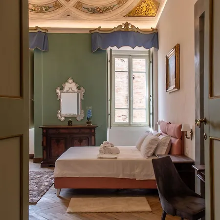 Imperial - Palazzo Storico Affreschi Del 1600 Pérouse