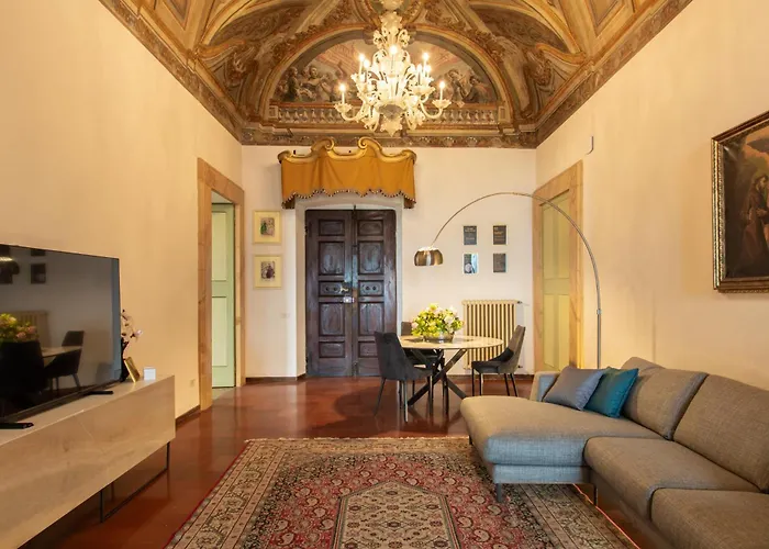 Imperial - Palazzo Storico Affreschi Del 1600 Перуджа