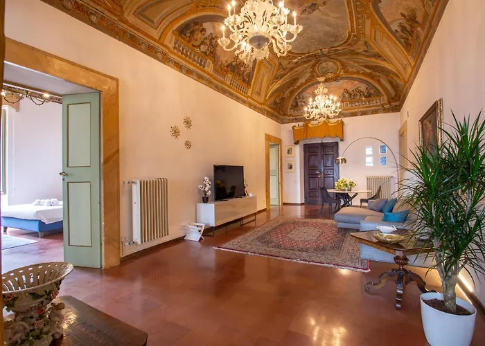 Апартаменты Imperial - Palazzo Storico Affreschi Del 1600 Перуджа